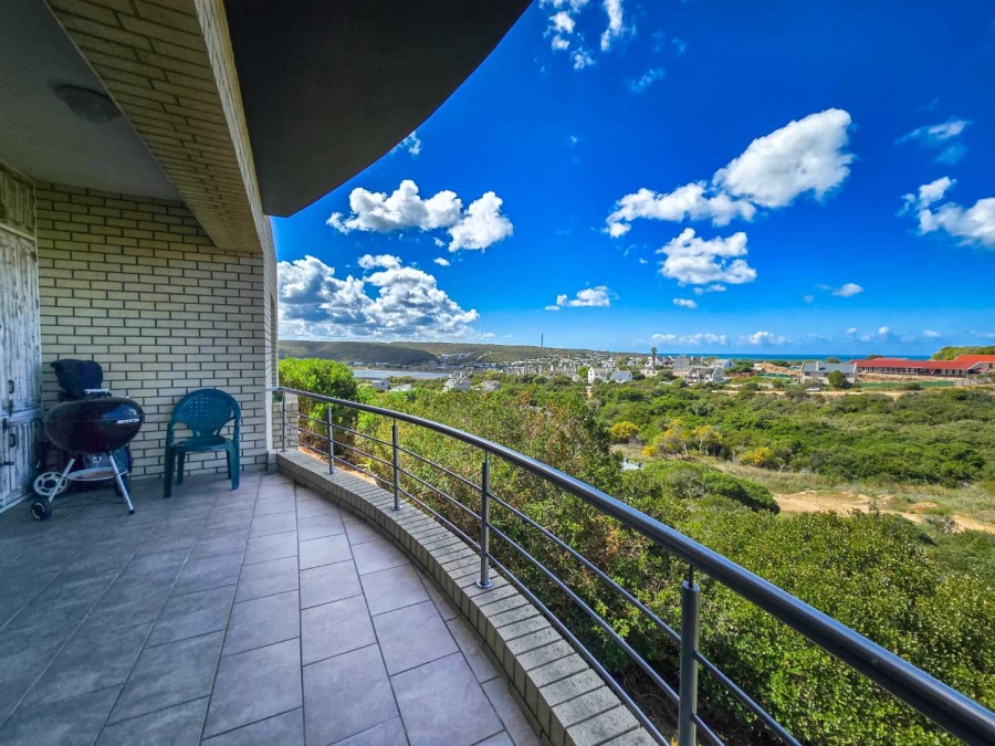 4 Bedroom Property for Sale in Stilbaai Wes Western Cape